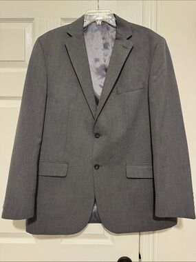 Geoffrey Beene Men's gray suit